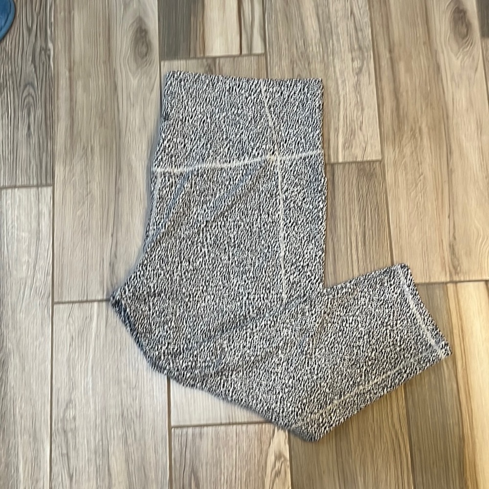 Athleta Salutation Stash ll Textured Tight women’s size 3x. Excellent condition!